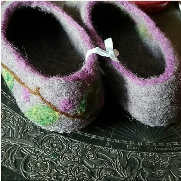 Gray Fleted House Slippers - Picture 3 of 6